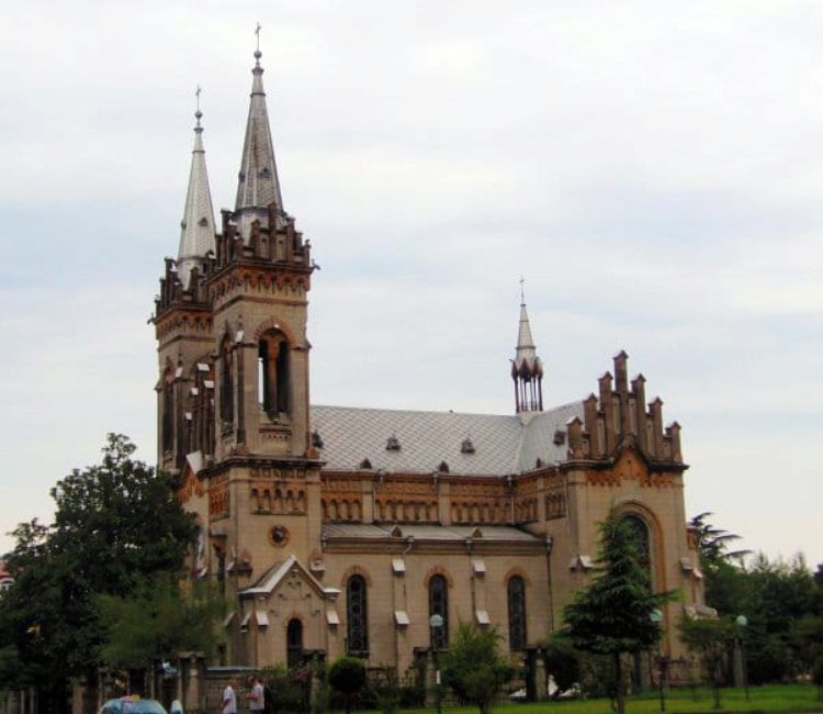 Достопримечательности Батуми - Кафедральный собор Пресвятой Богородицы в Батуми 