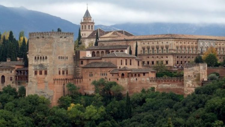 Дворец Карл V Альгамбра - достопримечательности Андалусии, Гранада, Испания