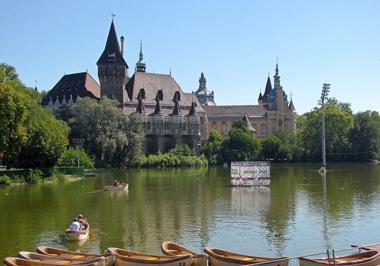 Парк Варошлигет в Венгрии